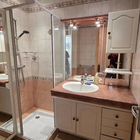 Climatise Centre-ville, Vue - 4 Pers. Apartment *