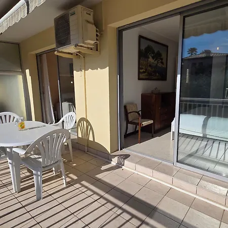Climatise Centre-ville, Vue - 4 Pers. Apartment *